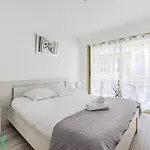 Spacious 2 Room 1 Bedroom Elegance Comfort For Two People