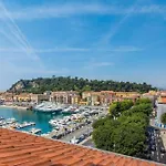 Port 2 - Spacious And Central W Ac On The Port