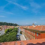 Port 2 - Spacious And Central W Ac On The Port