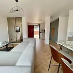 2 Bedroom Terrace Apartment - Downtown