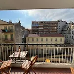 Studio lumineux et spacieux avec balcon proche Garibaldi