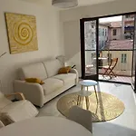 Studio lumineux et spacieux avec balcon proche Garibaldi