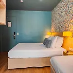 Hotel Du Centre, Un Ammi