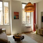 Studio Au Coeur Du Vieux Nice - Vue Mer Et Clocher