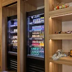 Moxy Nice