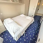 Panoramic Pebbles Azur