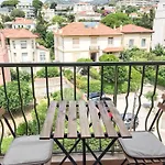 Lympia - One Bedroom Near The Port Apartment