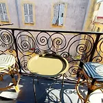 Bright With Balcony In Apartment