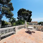 Rooftop Villa, City Center, Beach Access