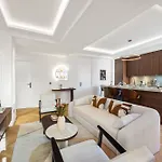 Luxueux, Spacieux Dans Le Quartier Du Port Apartment *