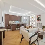 Luxueux, Spacieux Dans Le Quartier Du Port *