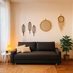 Modern With Ac Near Old & * Nice