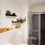 Apartment Modern With Ac Near Old & Nice