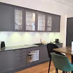 Apartment In The Heart Of Close To Amenities *