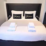 In The Heart Of Close To Amenities Apartment *