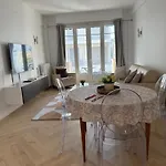 Beautiful 3 Rooms, Carre D 'or Apartment *