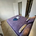 Beautiful 3 Rooms, Carre D 'or Apartment