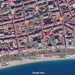 Studette A Cote De La Et La Promenade Nice