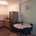 Charmant F1 Proche Du Tramway Et Plages