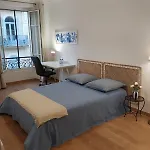 Spacious Apartment With Balcony - Nice Center