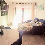 Charmant F1 Proche Du Tramway Et Plages