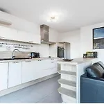 Nice Sea View Apartment Pool Terrace Parking Air Conditioning 4Sleeps