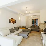 Villa Marie -pool - Garden-close To -parking Nice