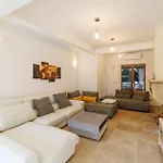 Marie -pool - Garden-close To -parking *