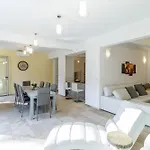 Marie -pool - Garden-close To -parking Villa