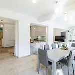 Marie -pool - Garden-close To -parking *