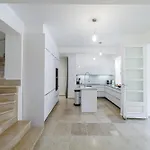 Marie -pool - Garden-close To -parking Villa