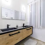 Marie -pool - Garden-close To -parking Villa