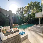 Marie -pool - Garden-close To -parking * Nice