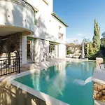 Villa Marie -pool - Garden-close To -parking *