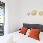 Ultra Central 2 Bdr - Ac & Balcony