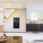 Elegant Renovated Apartment Nice Port Ac Sleeps 4