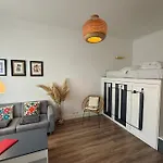 Beautiful Studio Apartment Just A Stone\'S Throw From The Beach