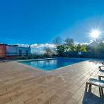 Superbe 2 Pieces - Piscine Et Garage Nice