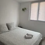 Location In Private Security Residence With Free Parking, 1 Minute From Tramway, 9 Minutes From The Center, Accessible All Transports