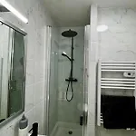 Apartment Dans Etudiante Proche Du Port De Nice