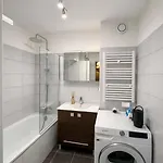 T2 moderne 42 m2 avec grande terasse et vue sur les collines
