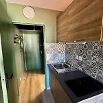 Charmant Studio Dans Une Residence Etudiante Proche Du Port De Nice