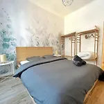 Apartment Ref 114 - Beautiful 3-room In The Center *