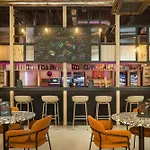 Moxy Hotel 3*