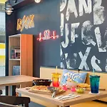 Hotel Moxy