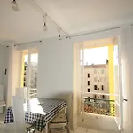 Le 28