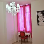 Apartment On Rue De France 4