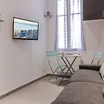 Comfortable Apt 5 Min Walk To The Beach