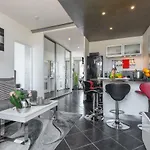 Apartment Le Mantega - F2 Moderne,centre Ville, 2 Grandes Terrasses,climatisation, Ascenseur