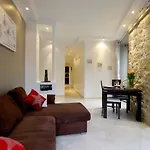 Apartment With Parking In Nice Near The Harbor